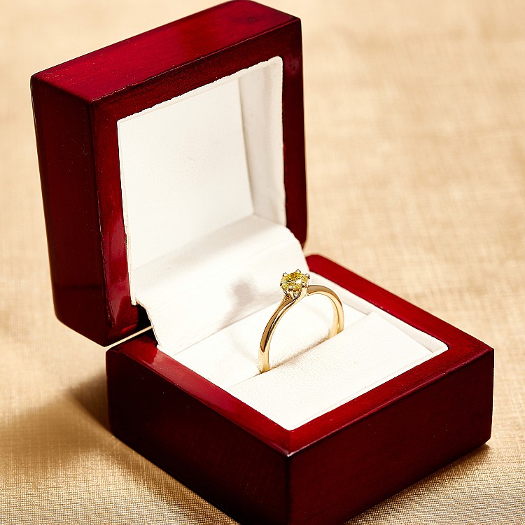 Inel de Logodnă Side-Stone din Aur Galben 18K cu Diamant Galben Lab Grown Certificat IGI - model i122118