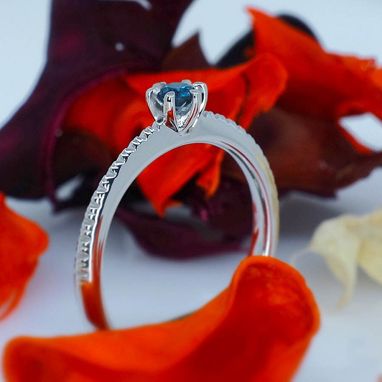 Inel de logodna din Aur 18k sau Platina cu Diamant Albastru 0.15ct - 0.25ct - model i220