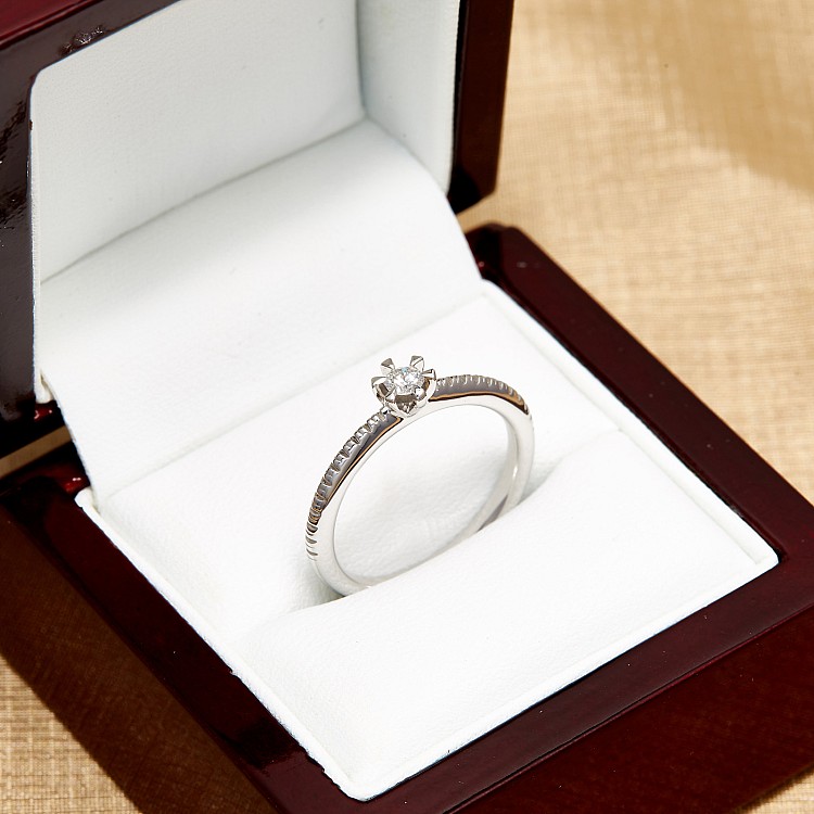 Inel de logodna din Aur 18k sau Platina cu Diamant 0.15ct - 0.25ct - model i220