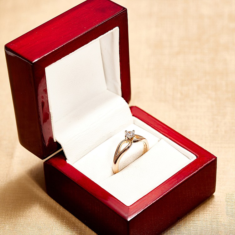 Inel de logodna din Aur 18k sau Platina cu Diamant 0.15ct - 0.25ct - model i517