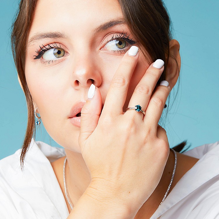 Inel de logodna din Aur 18k sau Platina cu Diamant Albastru 0.30ct - 0.50ct - model i1867