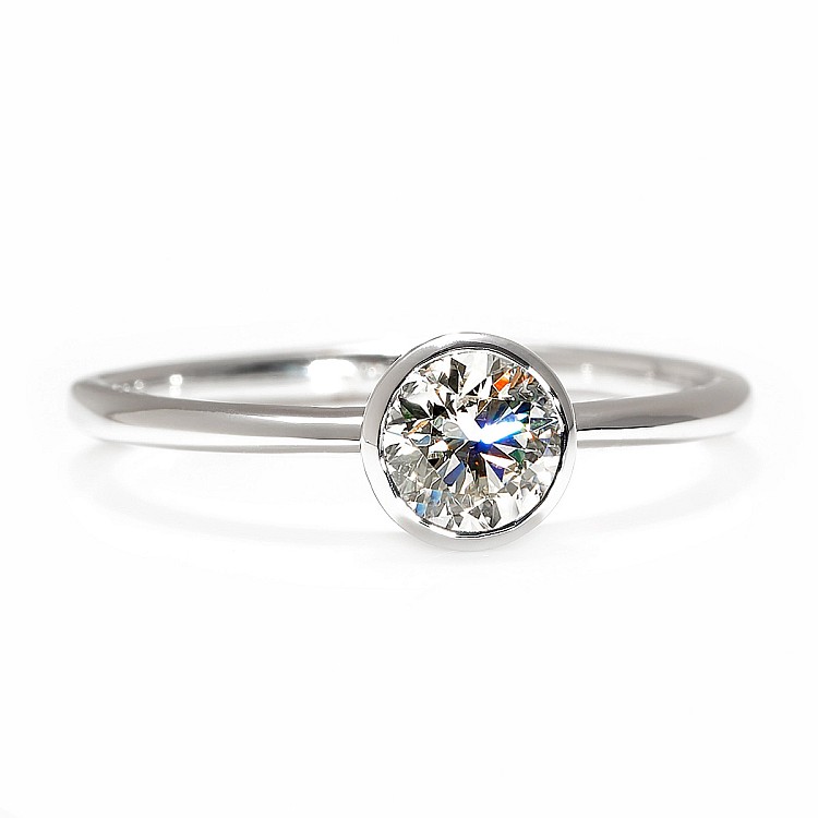 Inel de logodna fara gherute din Aur 18k sau Platina cu Diamant Certificat GIA 0.30ct sau 0.40ct - model i319