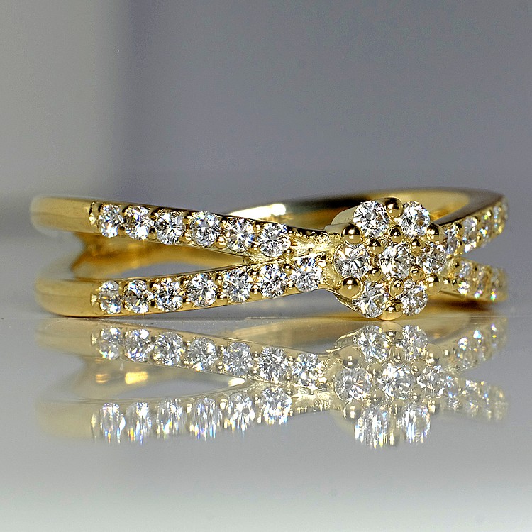 Inel Cadou din Aur cu Diamante - model i112