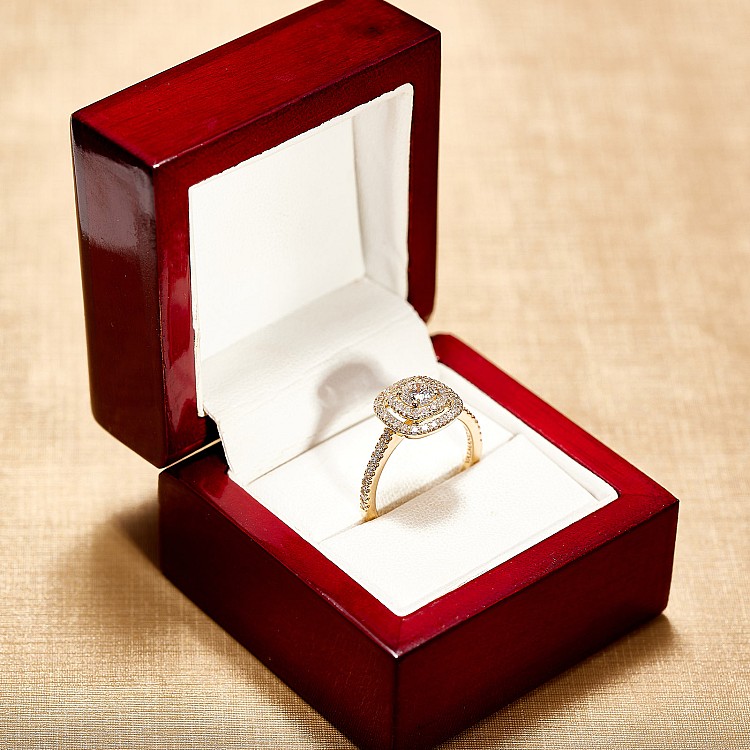 Inel de logodna din Aur 18k sau Platina cu Diamante Incolore GIA 0.30ct sau 0.40ct - model i1903