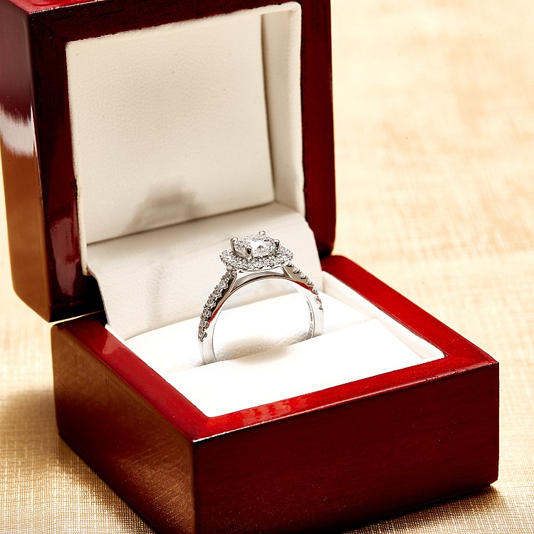 Inel de logodna din Aur 18k sau Platina cu Diamant Briliant certificat GIA 1.00ct - model i1905