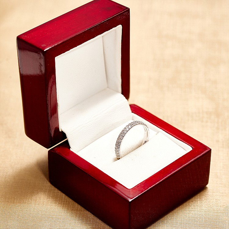 Inel Cadou din Aur cu Doua Randuri Diamante - model FM037