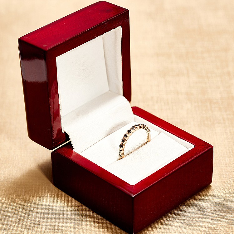 Inel Cadou Semi Eternity din Aur Roz 18K cu Diamante Negre - model i4680