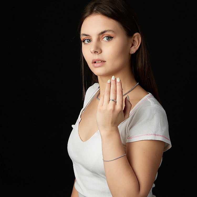 Inel de logodna din Aur cu Diamant Albastru si Diamante - model i058
