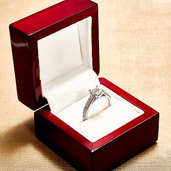 Inel de Logodna din Aur 18k sau Platina cu Diamant Central Princess Certificat GIA 1.00ct - model i1218