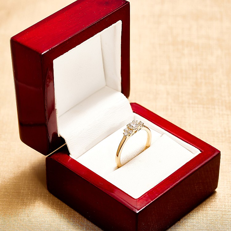 Inel de logodna din Aur 18k sau Platina cu Diamante 0.20ct - 0.25ct - model i71604