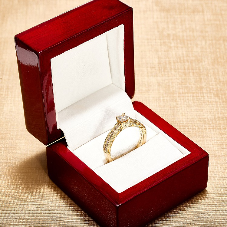 Inel de logodna din Aur 18k sau Platina cu Diamant Central Certificat GIA 0.30ct sau 0.40ct si Diamante secundare - model i122868