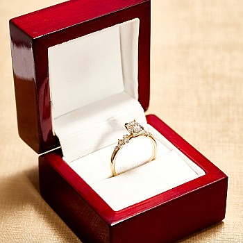 Inel de Logodna din Aur 18k sau Platina cu Diamant Oval Certificat GIA 1.00ct - model i3122