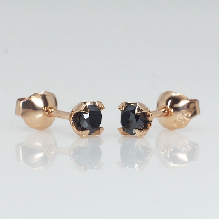 Cercei Stud din Aur cu Diamante Negre - model c1626
