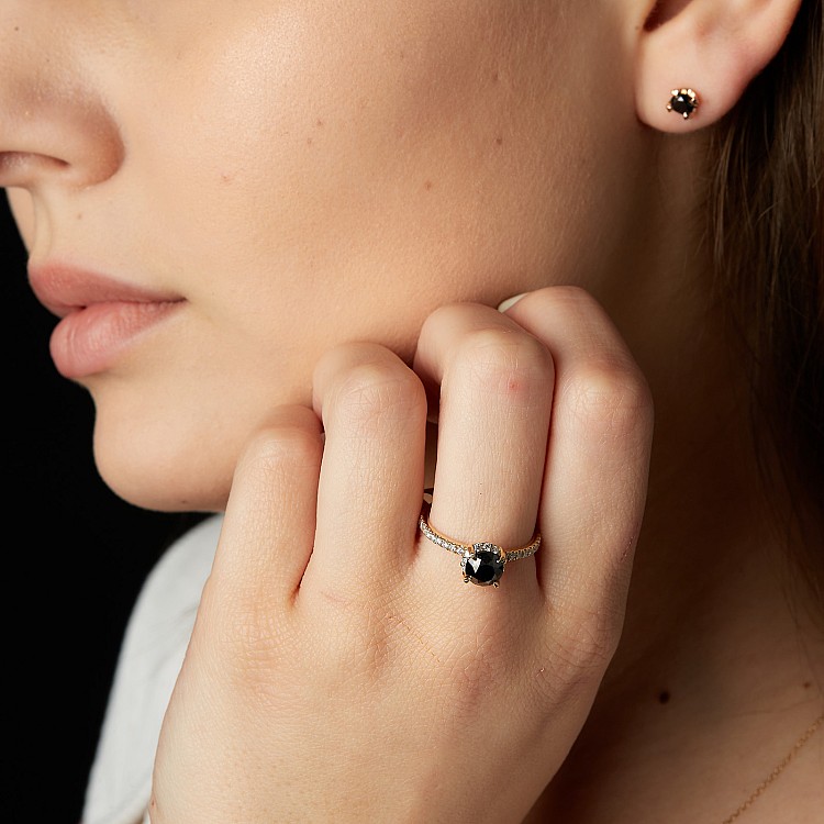 Cercei Stud din Aur cu Diamante Negre - model c1626