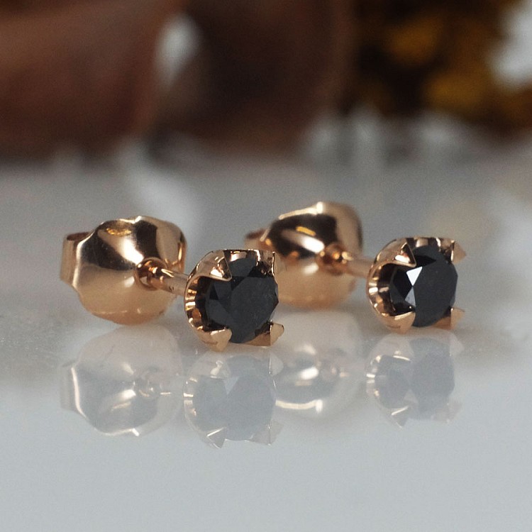 Cercei Stud din Aur cu Diamante Negre - model c1626