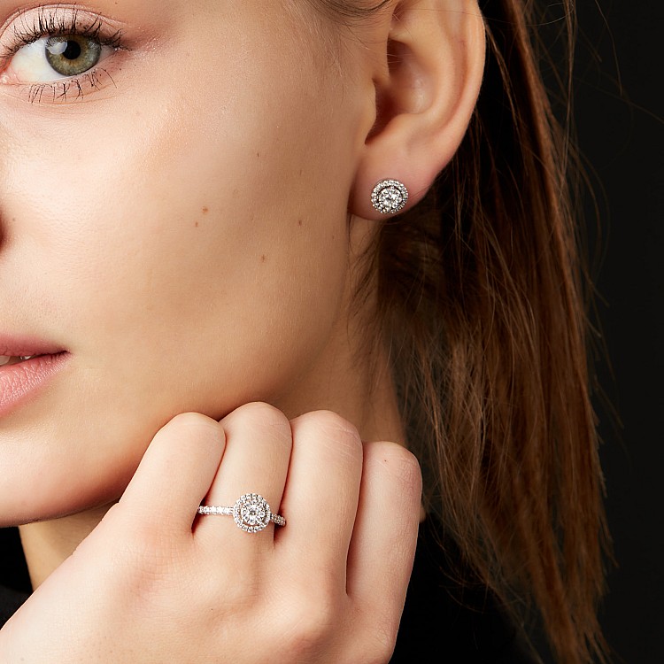 Cercei din Aur sau Platina cu Diamante Incolore - model c1647