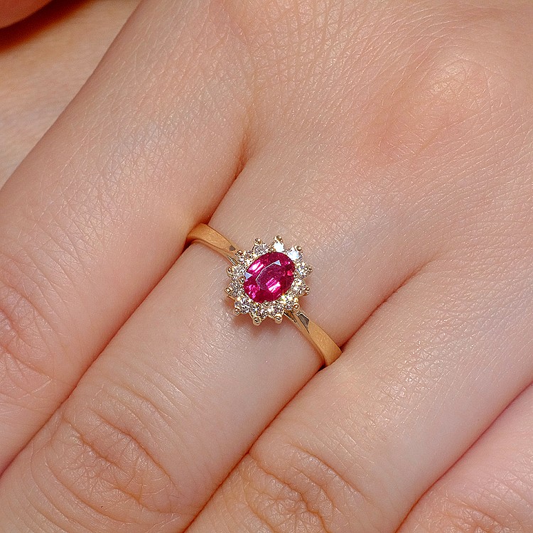 Inel de Logodna din Aur 18k sau Platina cu Rubin si Diamante - model i042