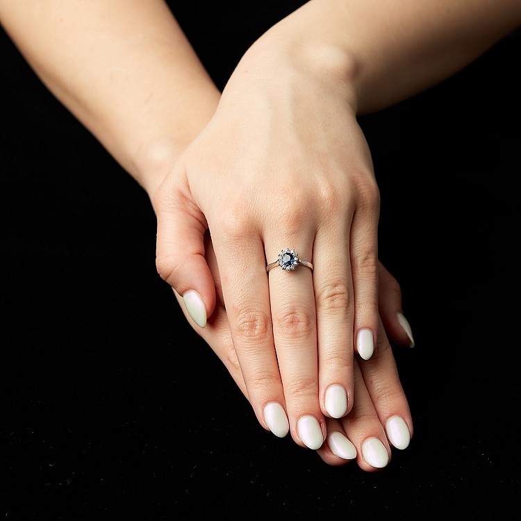 Inel de logodna din Aur 18k sau Platina cu Safir si Diamante - model i042