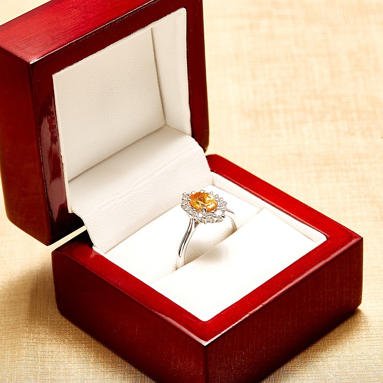 Inel din Aur cu Granat si Diamante - model i1497