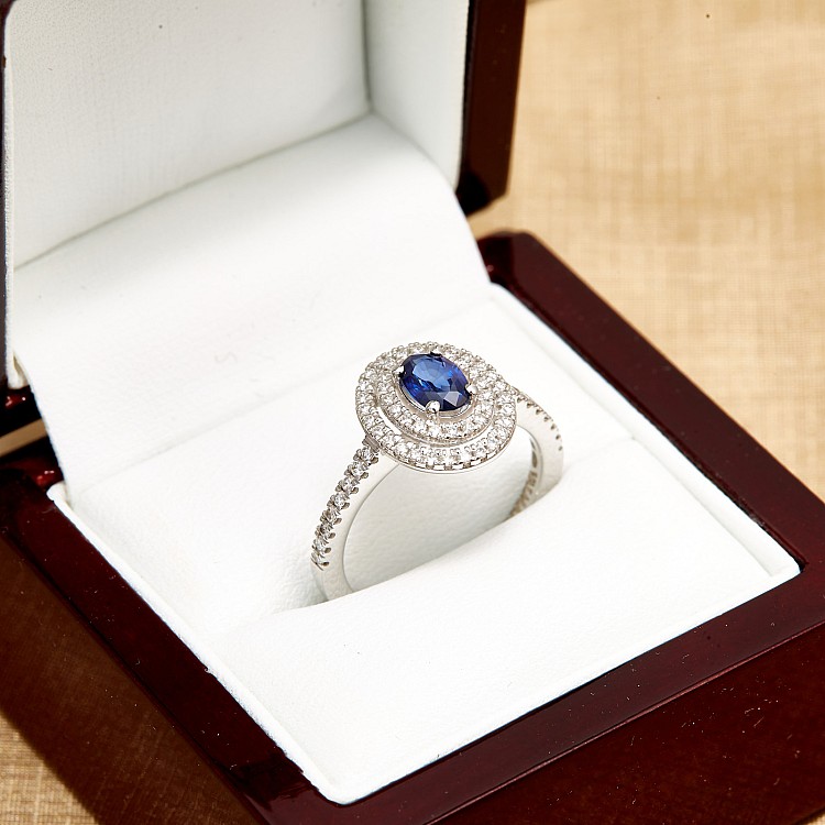 Inel de Logodna Vintage din Aur 18k sau Platina cu Safir Oval si Diamante incolore - model i1903