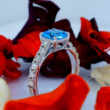 Inel Cadou Model Tiffany Novo din Aur sau Platina cu Topaz Antique Square si Diamante - model i645