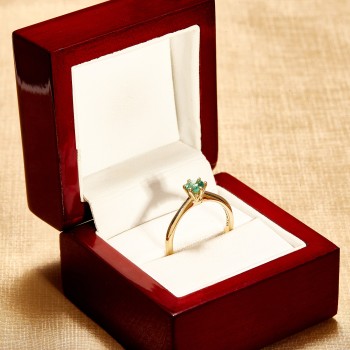 Inel de logodna din Aur cu Smarald - model i168