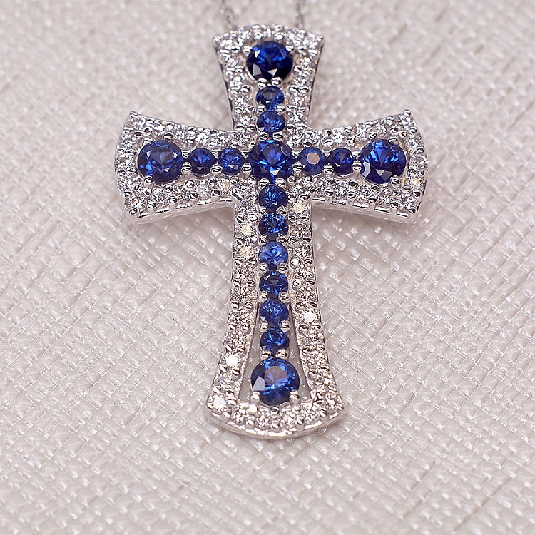 Cruciulita Unisex din Aur cu Diamante si Safire - model pan1581