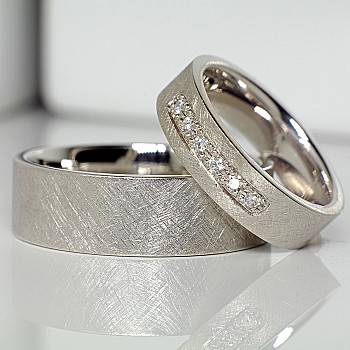 Verighete din Aur 18k sau Platina cu Diamante - model v131