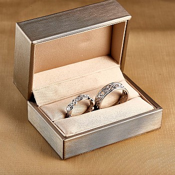 Verighete Model Celtic din Aur 18k sau Platina cu Diamante - model v1542