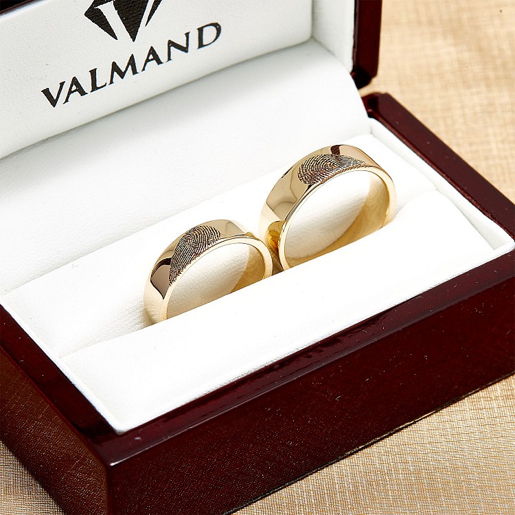 Verighete din Aur 18k sau Platina Personalizate cu Amprente in Forma de Inima - model v1836