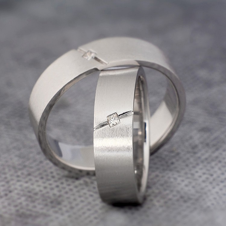 Verighete din Aur 18k sau Platina cu Diamante Patrate - model v193