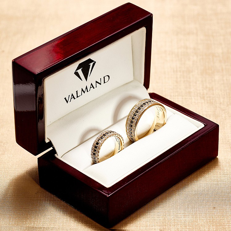 Verighete din Aur 18k sau Platina cu Diamante Incolore si Negre - model v225.2