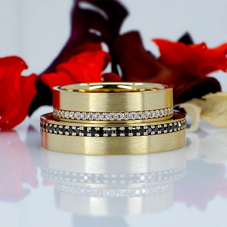 Verighete din Aur 18k sau Platina cu Diamante Incolore si Negre - model v231