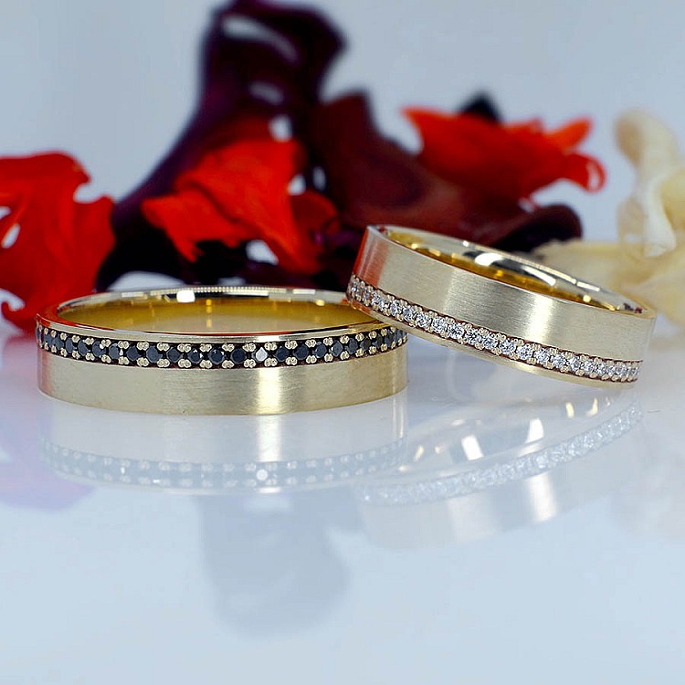 Verighete din Aur 18k sau Platina cu Diamante Incolore si Negre - model v231