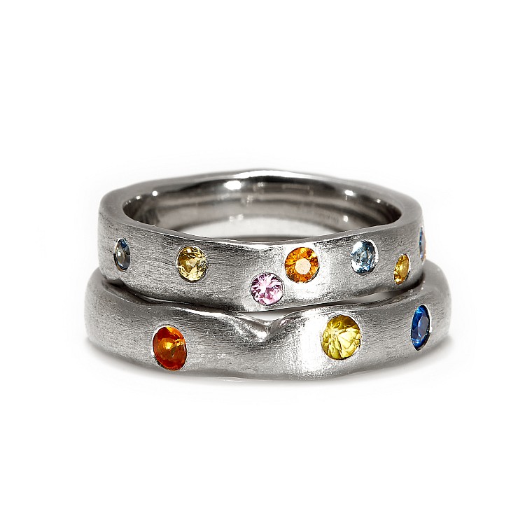 Verighete FreeForm din Aur 18k sau Platina cu Safire Colorate - model v4526