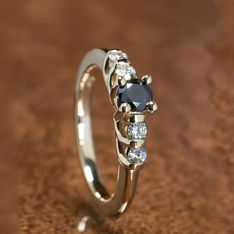 Inel de logodna din Aur 18k sau Platina cu Diamant Negru si Diamante - model i122543