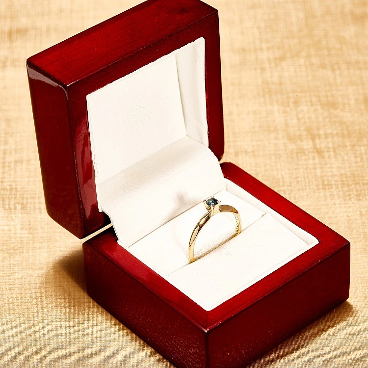 Inel de logodna clasic din Aur 18k sau Platina cu Diamant Albastru 0.15ct - 0.25ct - model i007