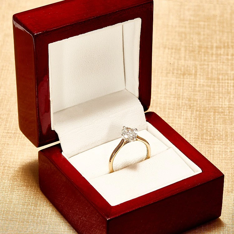 Inel de logodna Solitaire din Aur 18k sau Platina cu Diamant Oval Certificat GIA 0.30ct sau 0.40ct - model i1735.v2