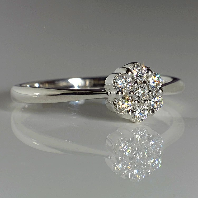 Inel Cadou din Aur cu Diamante - model i028