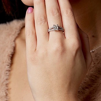 Inel de logodna din Aur 18k cu Diamant Emerald certificat GIA - model i1859