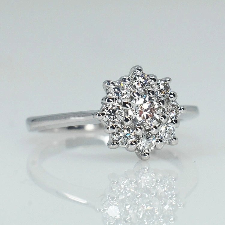 Inel de logodna sau aniversar din Aur 18k sau Platina cu Diamante - model i531