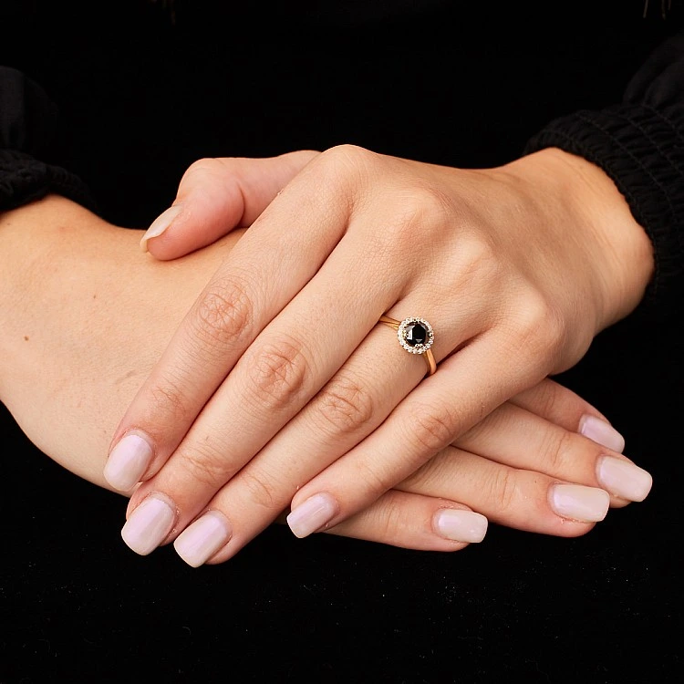 Inel de logodna din Aur 18k sau Platina cu Diamant Negru si Diamante - model i030