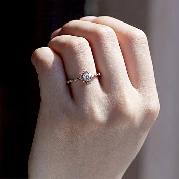 Inel de logodna din Aur 18k sau Platina cu Diamante Model Coroana - GIA 0.30ct sau 0.40ct - model i1509