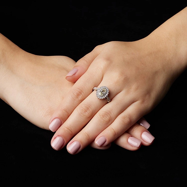 Inel de logodna Vintage din Aur 18k sau Platina cu Diamant Oval Certificat GIA 0.50ct sau 0.70ct - model i2938