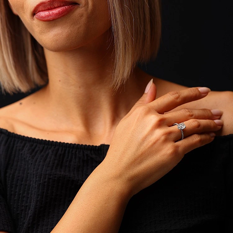 Inel de logodna din Aur 18k cu Diamant Oval certificat GIA - model i4054