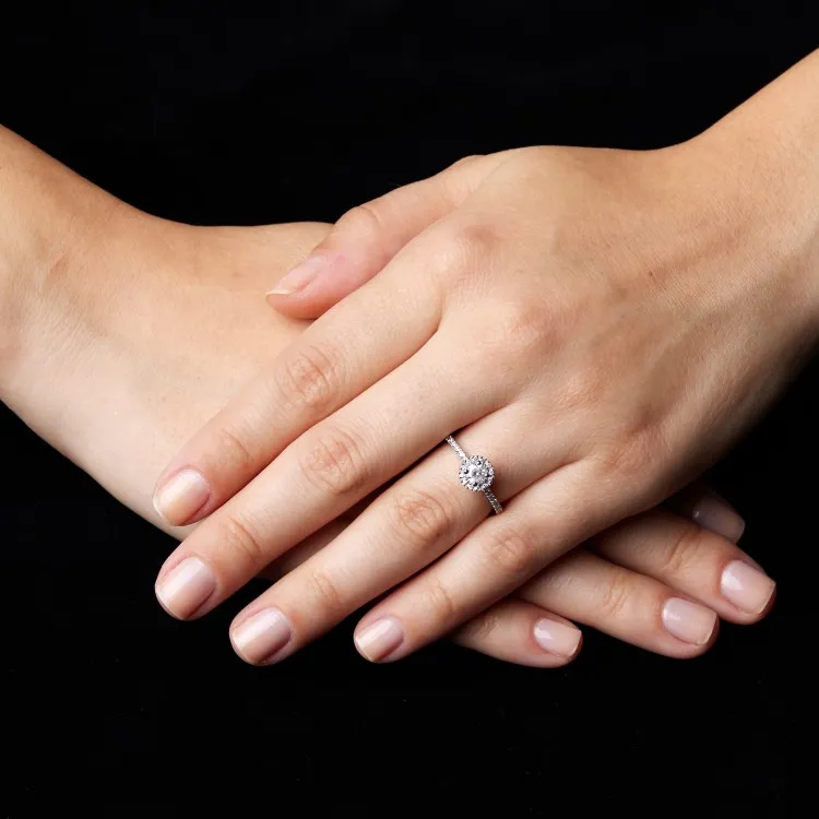 Inel de logodna din Aur cu Diamant Rotund certificat GIA - model i884