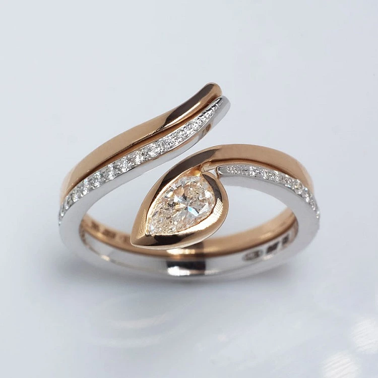 Inel de logodna din Aur 18k sau Platina cu Diamant Pear Certificat GIA 0.30ct sau 0.40ct - model i1187