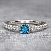 Inel de logodna din Aur 18k sau Platina cu Diamant Albastru si Diamante Incolore - model i122096