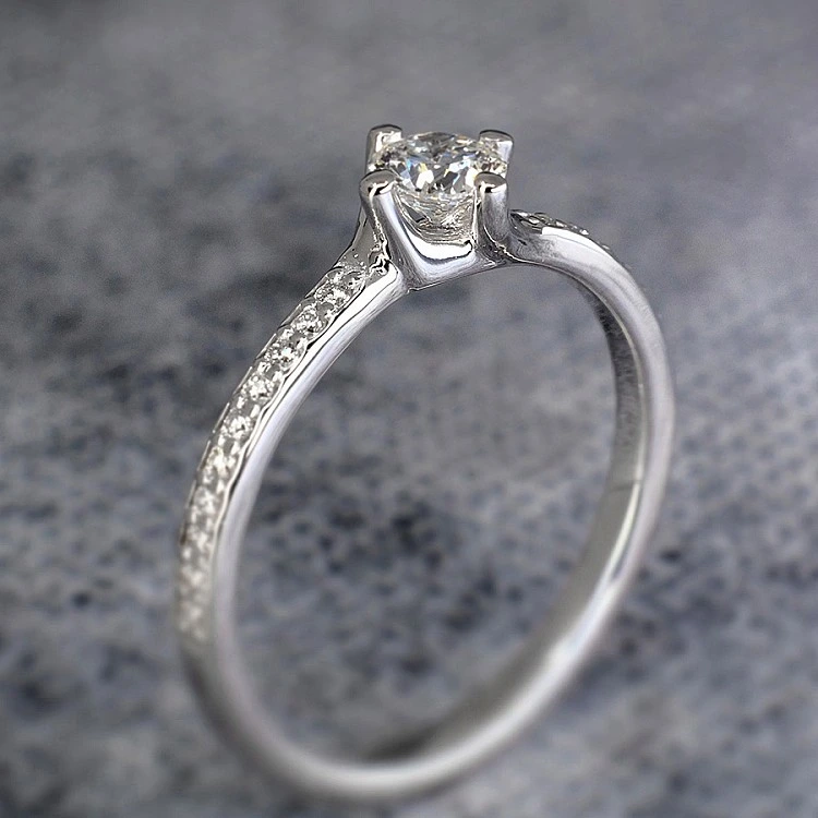 Inel de logodna din Platina Diamant Central Certificat GIA 0.50ct sau 0.70ct si Diamante secundare - model i122358