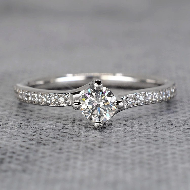 Inel de logodna din Platina Diamant Central Certificat GIA 0.50ct sau 0.70ct si Diamante secundare - model i122358